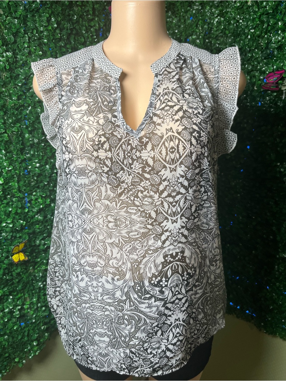 Fred David Black & White Printed Ruffle Sleeve Camisole